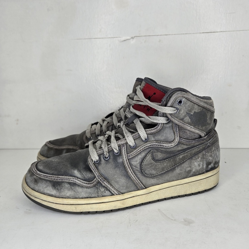 AJKO Premium 'Graphite' 503539 001 Lt Graphite/Neutrl Grey-Varsity Red‎ Size 8.5 - Picture 2 of 8